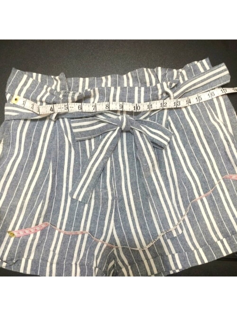 Shorts with bow detail at waist - Picture 3 of 3